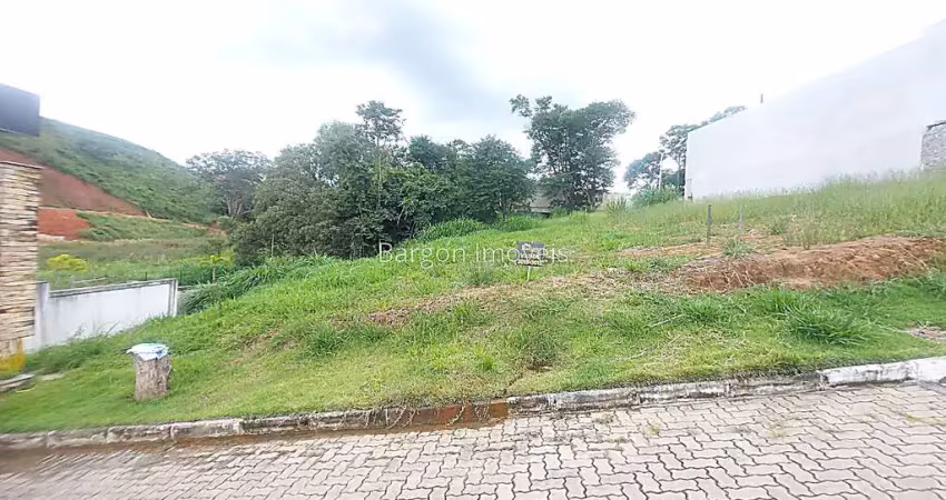 Terreno com 411 metros quadrados em condomínio fechado a venda no bairro salvaterra juiz de fora