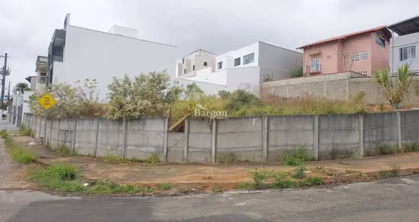 Lote com 427m² a venda no bairro aeroporto em juiz de fora.