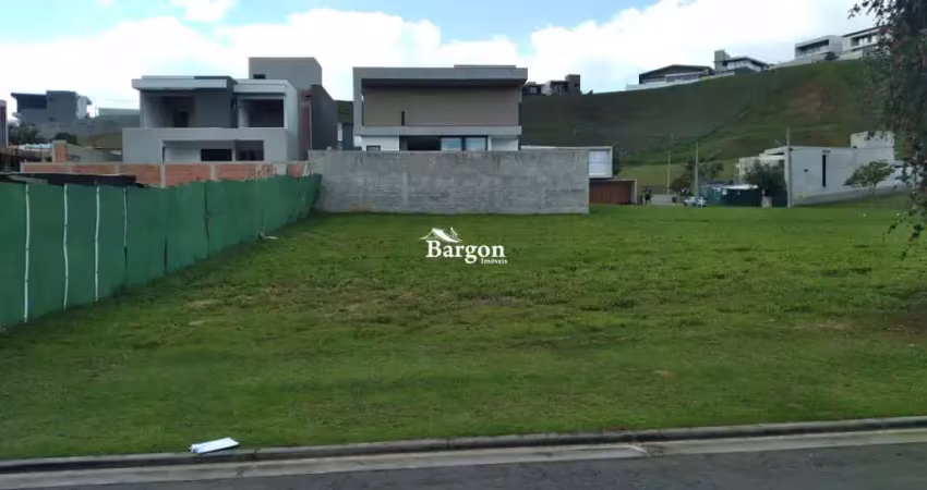 Lote plano com 450m² a venda no condomínio alphaville em juiz de fora mg.