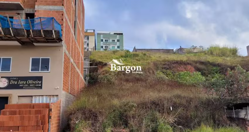 Terreno em aclive com 390 m² à venda no bairro vivendas da serra em juiz de fora
