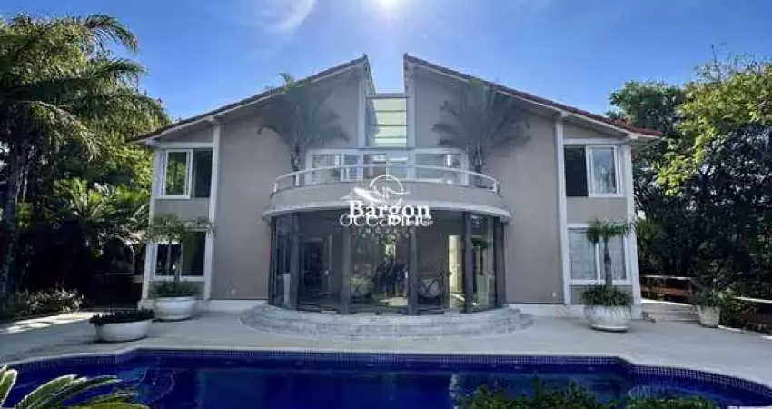 Casa com 6 suítes a venda na praia da ferradura em armação dos búzios - rj