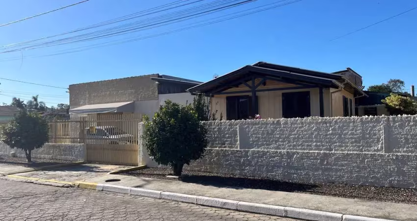 Casa com 2 quartos à venda no Pinheirinho, Criciúma 