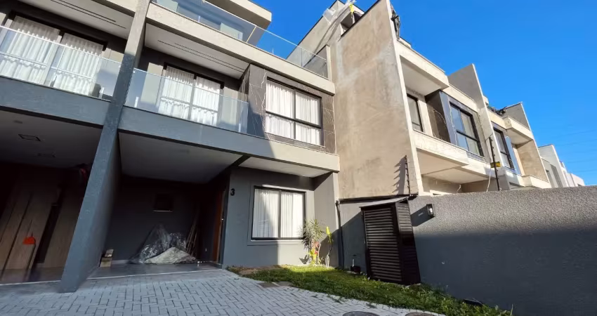 Sobrado triplex em condominio fechado no bacacheri - curitiba