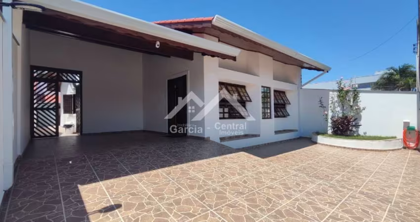 Casa em Peruíbe a 100 metros do mar , mobiliada.
