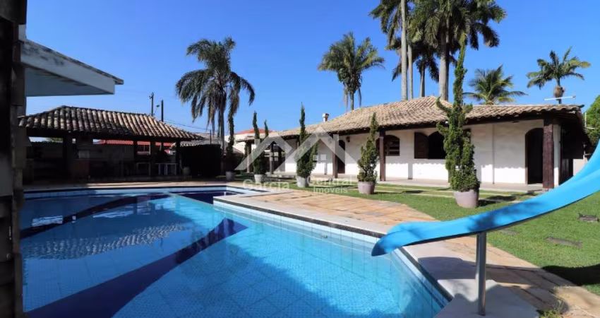 Casa com piscina a venda em Peruíbe