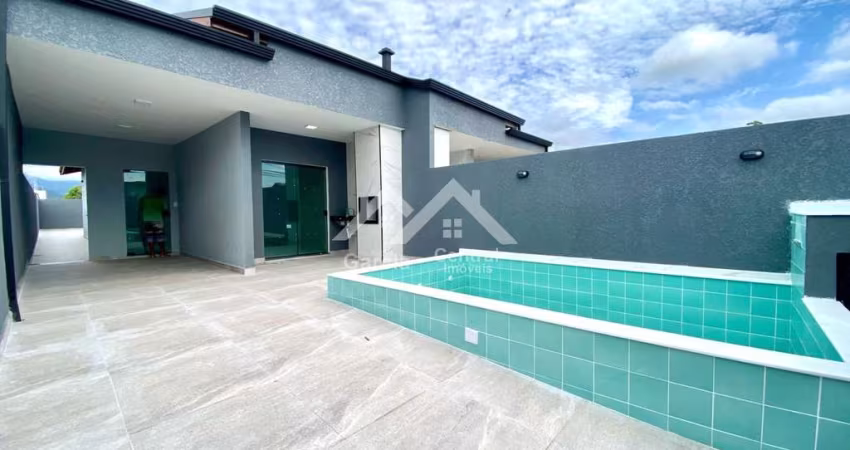 Casa nova com piscina em Peruíbe