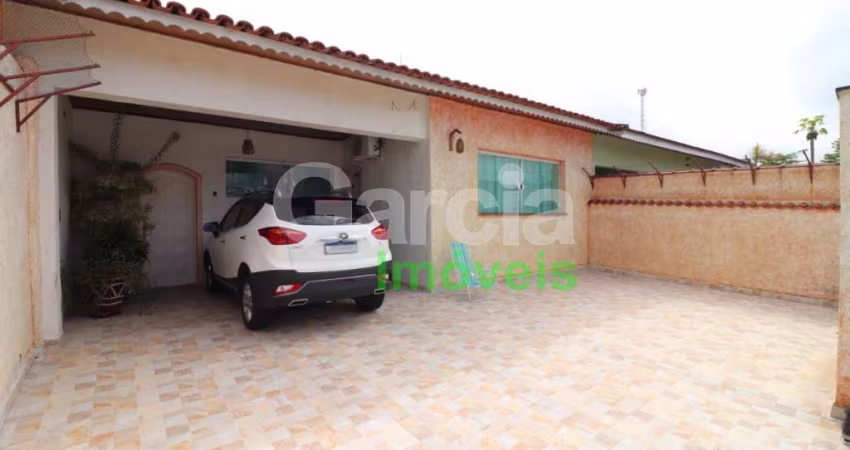 Casa com 3 dormitórios em Peruíbe