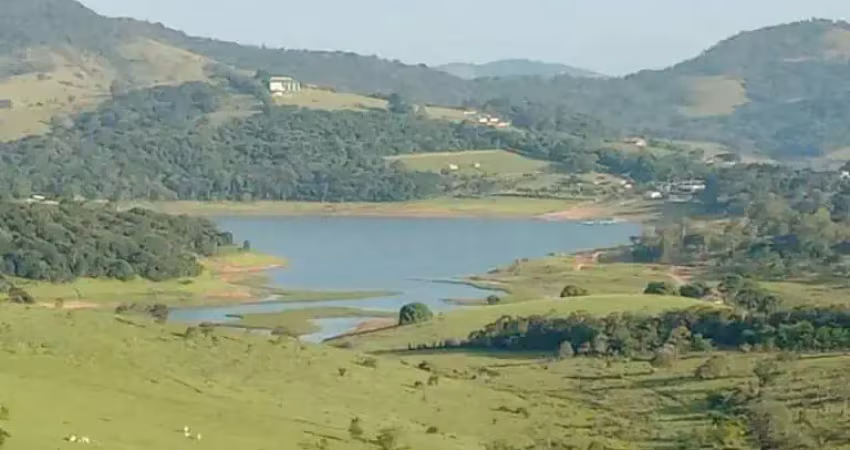 Terreno à venda no Centro, Vargem 