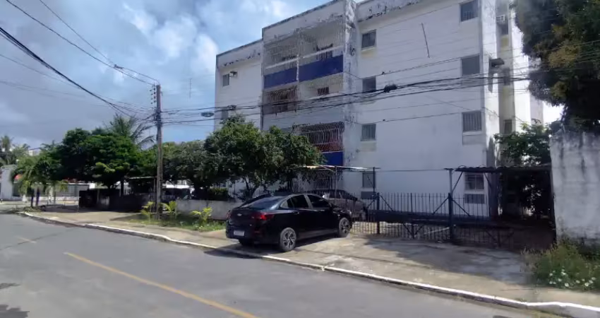 Alugo apartamento em jardim atlântico com 3 quartos, 2 banheiros e uma vaga.