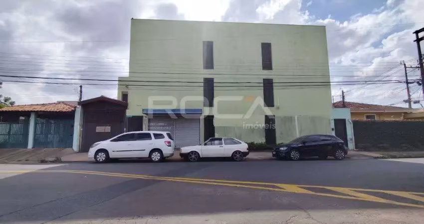 Barracão / galpão de 600,00m², com 7 salas, 6 banheiros, à venda e locação no jardim nova santa paula!