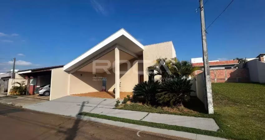 Casa de condomínio com 3 dormitórios e piscina em são carlos!