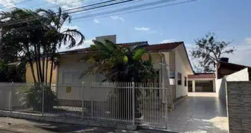 Casa para venda em içara, jaqueline, 3 dormitórios, 1 suíte, 2 banheiros