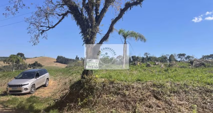 Sítio com 17.545 m² próximo a divisa com Campo Alegre, terreno limpo, pronto para construir