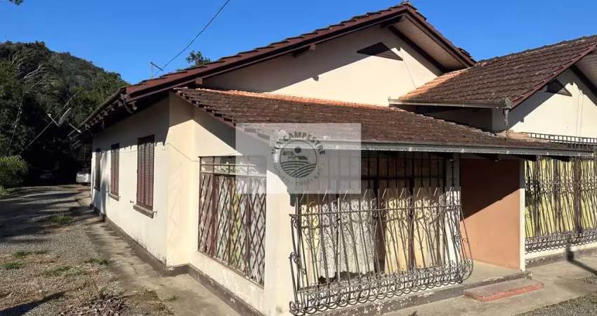 Sítio com 20.093 m², em Pirabeiraba, ampla residência, escriturado, com riacho, Estrada do Pico