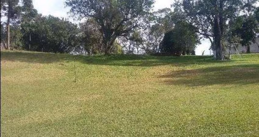 Ampla e excelente área à venda em Campo Largo para lazer ou condomínio.