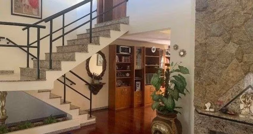 Sobrado com 6 dormitórios à venda, 366 m  por R  1.500.000,00 - Guaíra - Curitiba PR