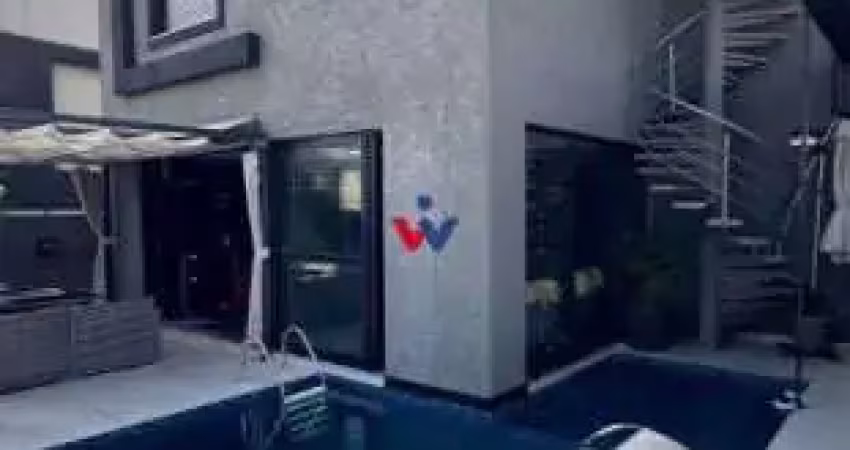 Casa alto padrão no abranches por r 2,6 mi  porteira fechada, mobiliada e com piscina