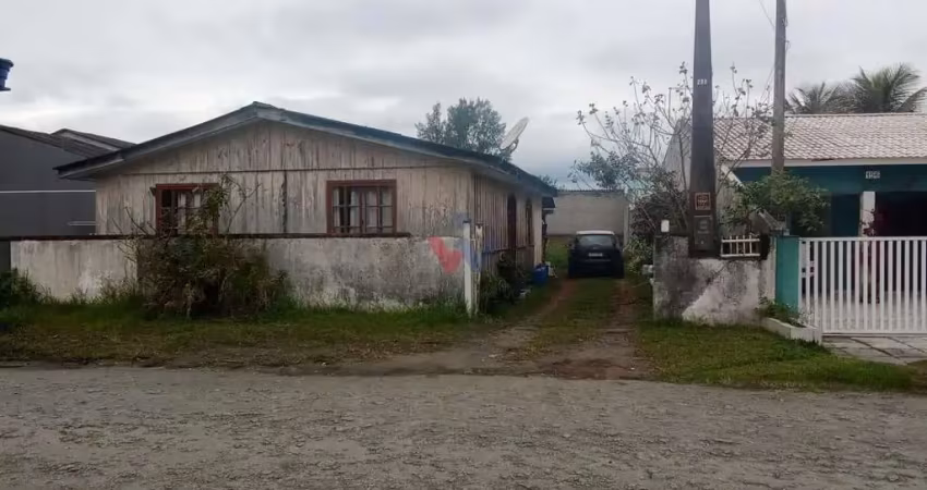 Casa na praia a 200m do mar  terreno amplo em localização privilegiada