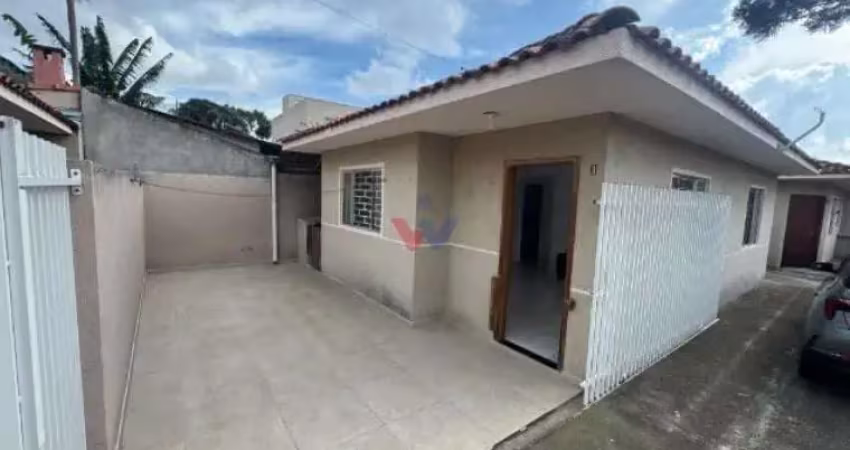 Casa em condomínio fechado no cajuru, 2 quartos, vaga exclusiva e excelente localização