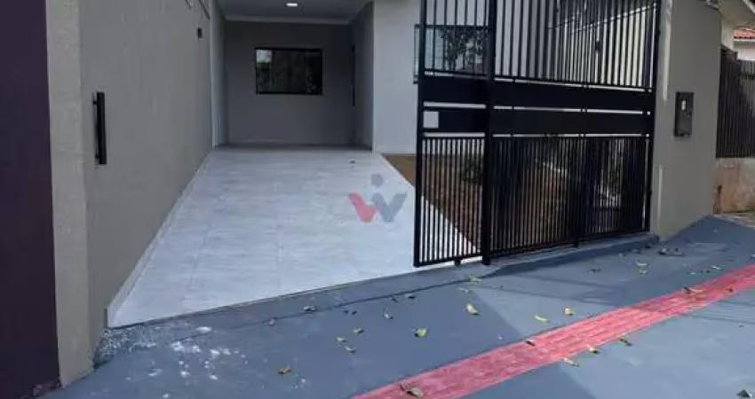 Linda casa em maringá com espaço gourmet, quintal e 3 quartos  aceita financiamento