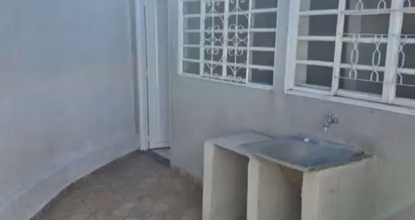 Kitnet / Stúdio para alugar no Jardim Helena, Bauru 