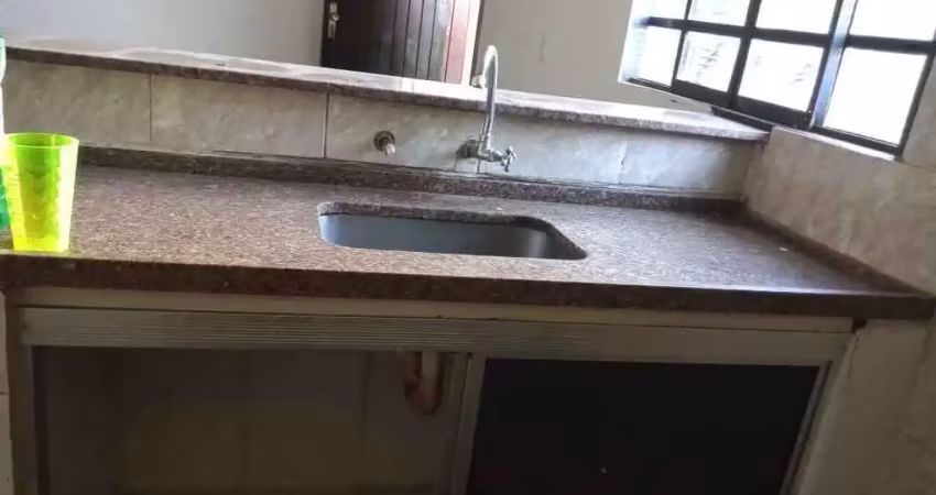Casa com 2 quartos para alugar na Vila Santista, Bauru 