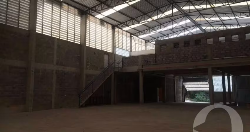 Galpão para alugar, 2200 m² por r$ 25.000/mês - chácaras são luís - santana de parnaíba/sp