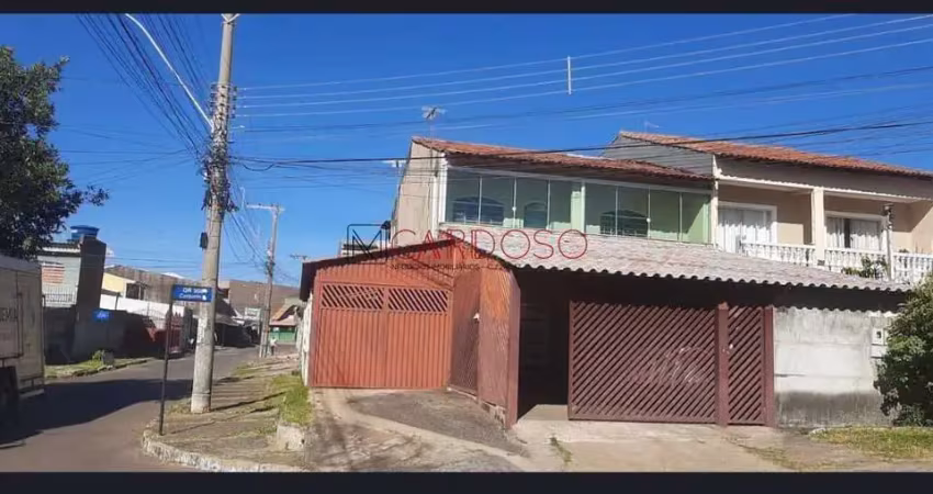 Sobrado, esquina , 5 quartos, varanda. samambaia sul  d207