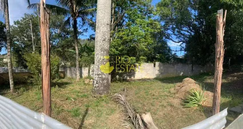 Terreno plano 496m2 em excelente localização na colonia em barra mansa
