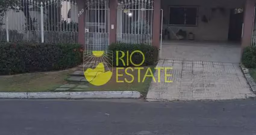 Casa com 3 quartos à venda na Rua Vinte e Dois, Loteamento Bondarovshy, Quatis