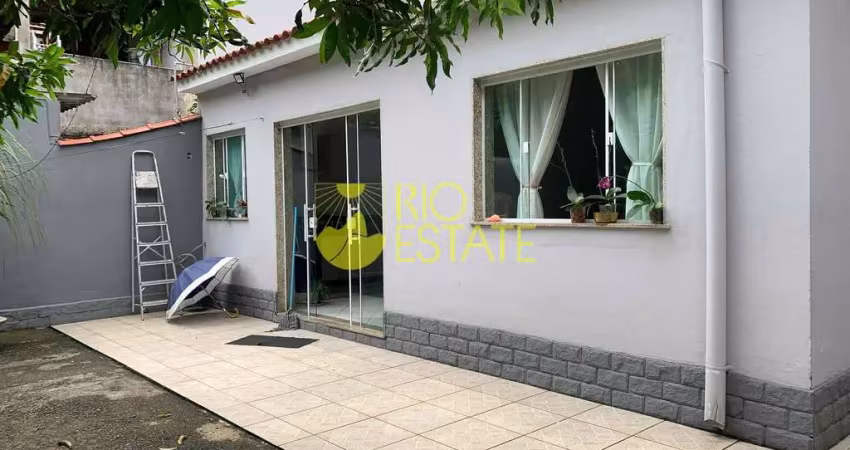 Casa linear, excelente acabamento, casa de pedra, volta redonda, rj