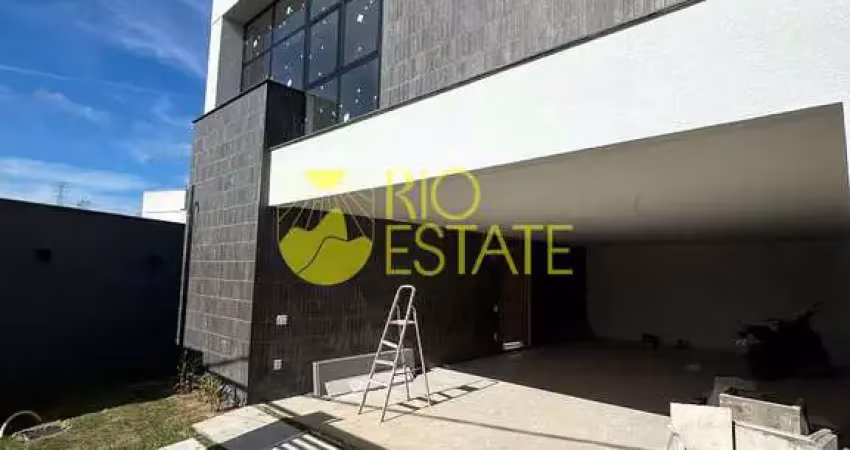 Casa com 3 quartos à venda na Rua Professor César Pena, Jardim Belvedere, Volta Redonda