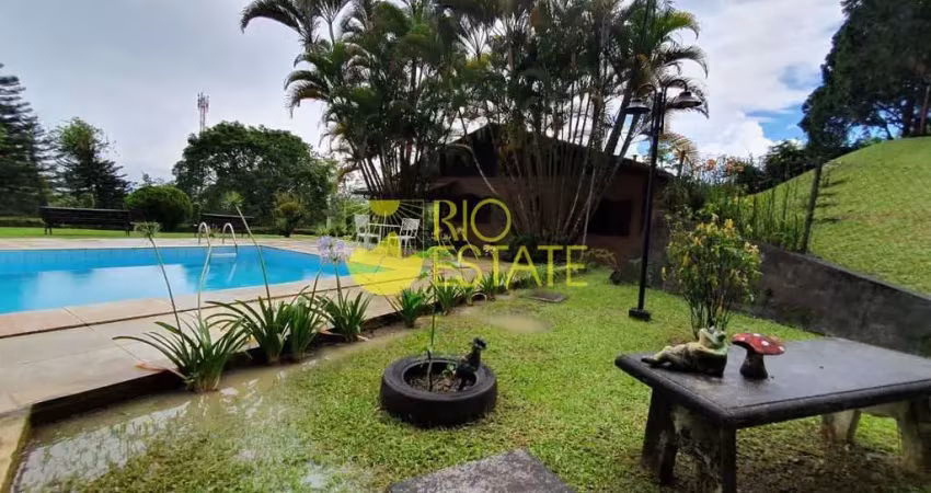 Casa com 3 quartos à venda na RJ-163, Penedo, Itatiaia
