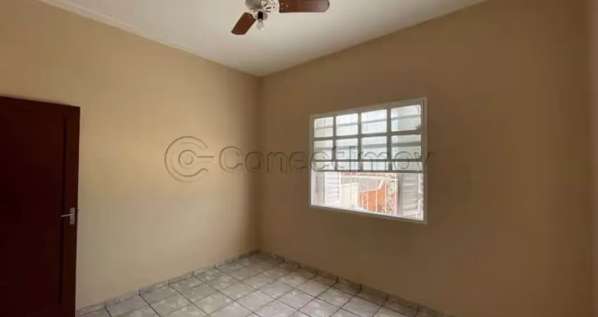 Casa sobrado de 122m² com 03 quartos sendo 01 suíte disponível para locação - vila tibério