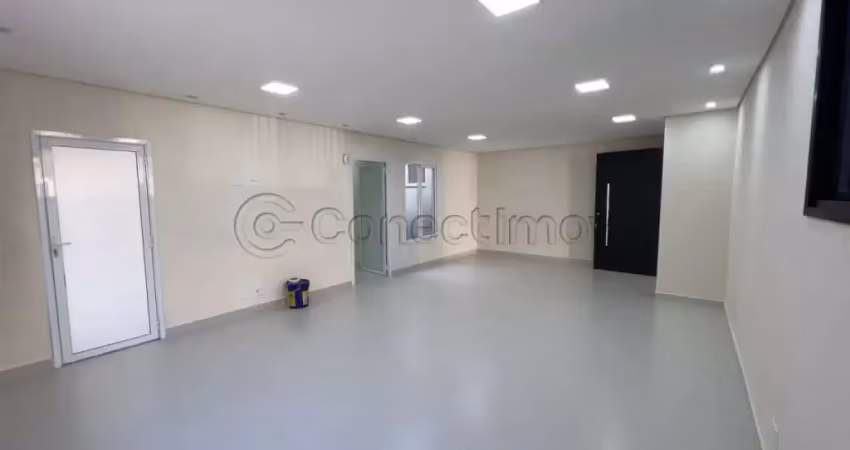 Casa de 253m² com 03 quartos sendo 01 suíte disponível para venda e locação - condomínio itamaraty.