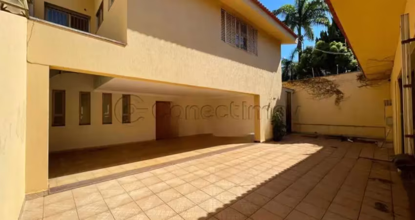 Casa de 331m² com 03 quartos sendo 03 suítes disponível para venda - alto da boa vista.