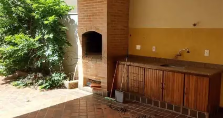 Casa de 383m² com 06 dormitórios sendo 04 suítes disponível para locação e venda - alto da boa vista.