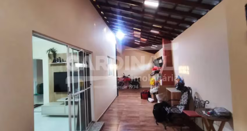 Casa de 160m² com 03 quartos sendo 01 suíte à venda - residencial parque dos servidores