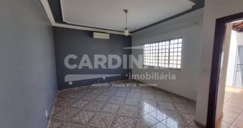 Casa de 264m² com 05 quartos sendo 01 suíte disponível para venda - parque residencial cândido