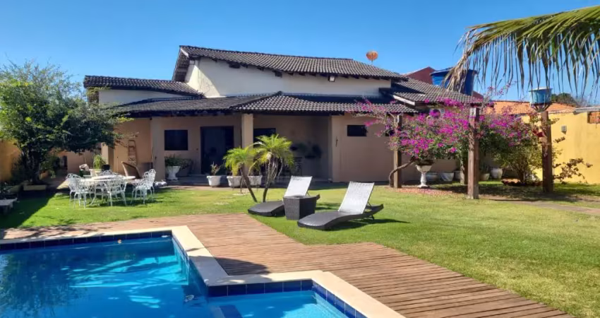Casa  de temporada em chapada dos guimarães com 04 suites, piscina  e espaco gourmet