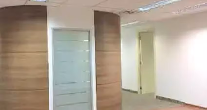 Conjunto comercial para locação com 400 m2 / 6 vagas