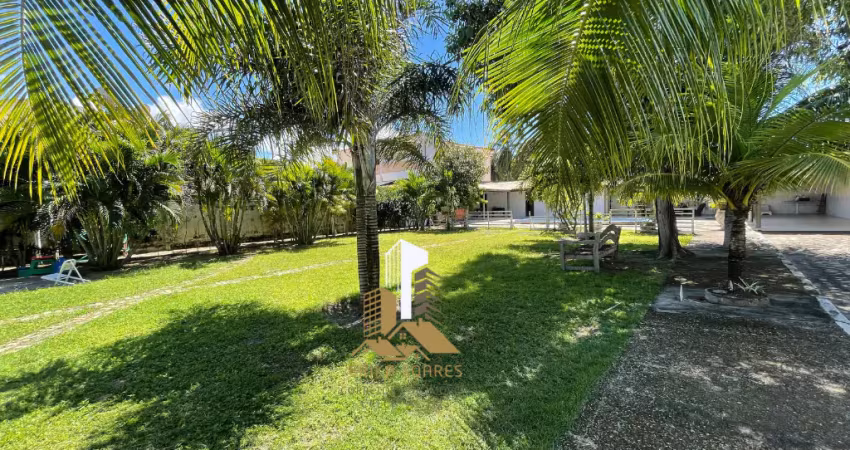 Algumas casas não foram feitas para poucos. foram feitas para caber histórias inteiras.'  na barra de são miguel, a apenas 30 km de maceió,