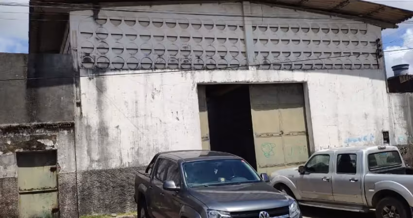 Alugo excelente galpão ao lado da madereiras malta na durval de goes monteiro (tabuleiro)
