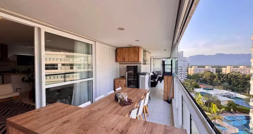 All time com vista para o mar, $800 mil a baixo do preço.