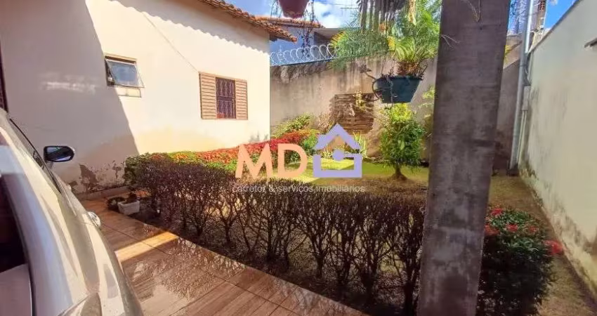 Casa com 3 quartos à venda no chácaras tubalina e quartel