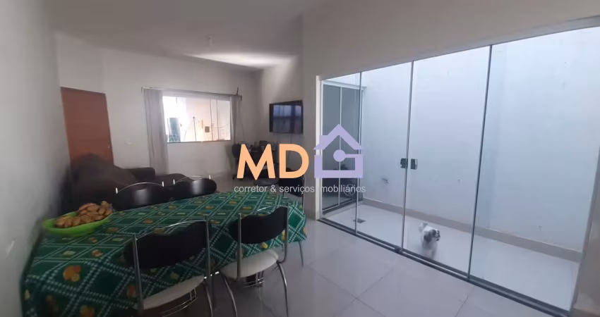 Casa com 3 quartos à venda no Planalto, Uberlândia 