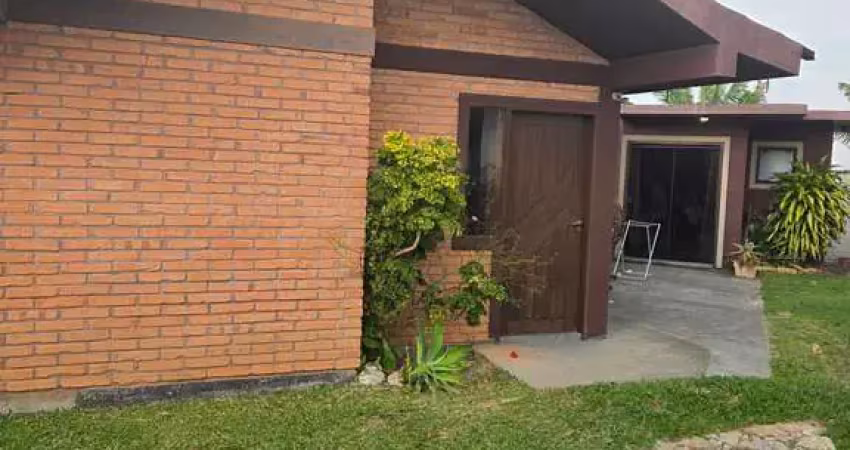 Casa térrea disponível para aluguel anual no ambrósio-garopaba/sc
