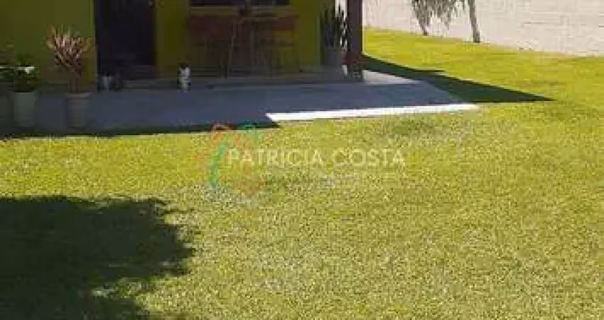Bela casa com área total de  970m² no bairro palhocinha-garopaba/sc