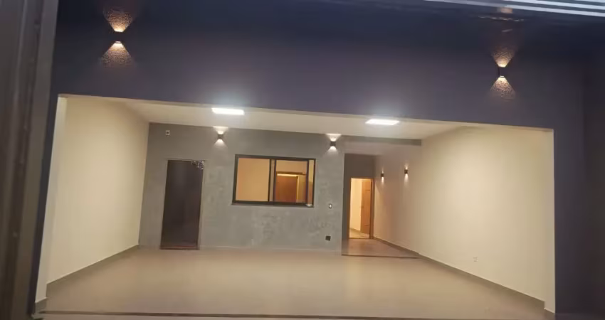 Belíssima casa 3 qts.  1 suíte, sala de estar e pergolado pé direito alto