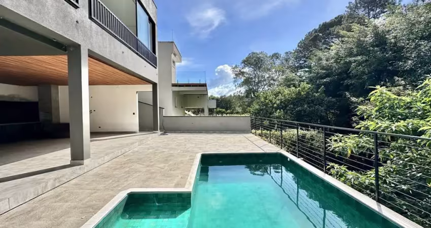 Casa nova com arquitetura moderna em condomínio fechado barueri/cotia